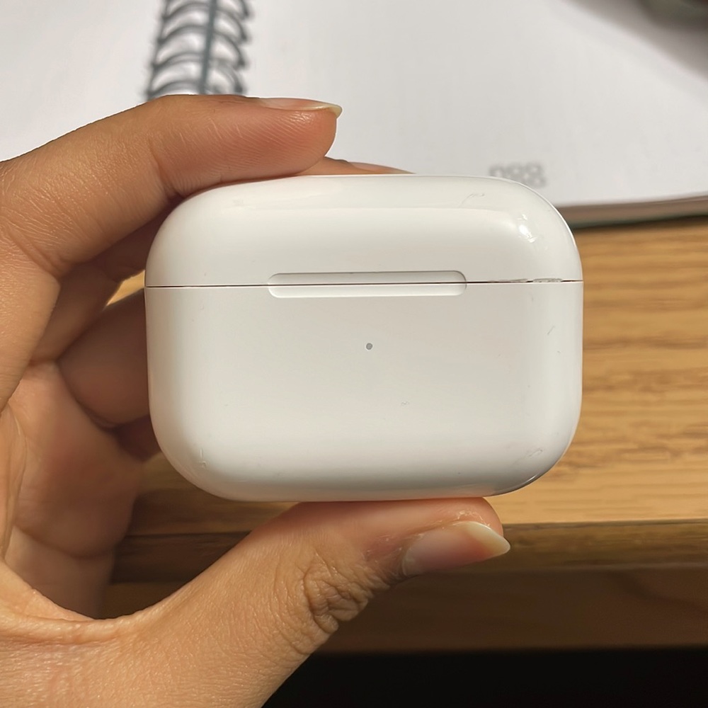 Airpod pros || apple - Picture 1 of 2